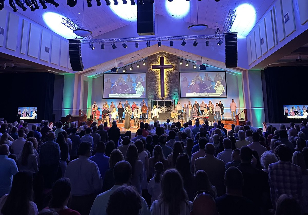 shane_pruitt78's tweet photo. Powerful morning at @PeavineBaptist! Loved preaching the 3 services & for all campuses.

Many people made professions of faith in Jesus for salvation, & others responded by pleading for the Lord to save the lost & for revival.

Thankful for my friends @joelsoutherland (lead pastor) & Nathan McCoy (student pastor). They’re leading well!