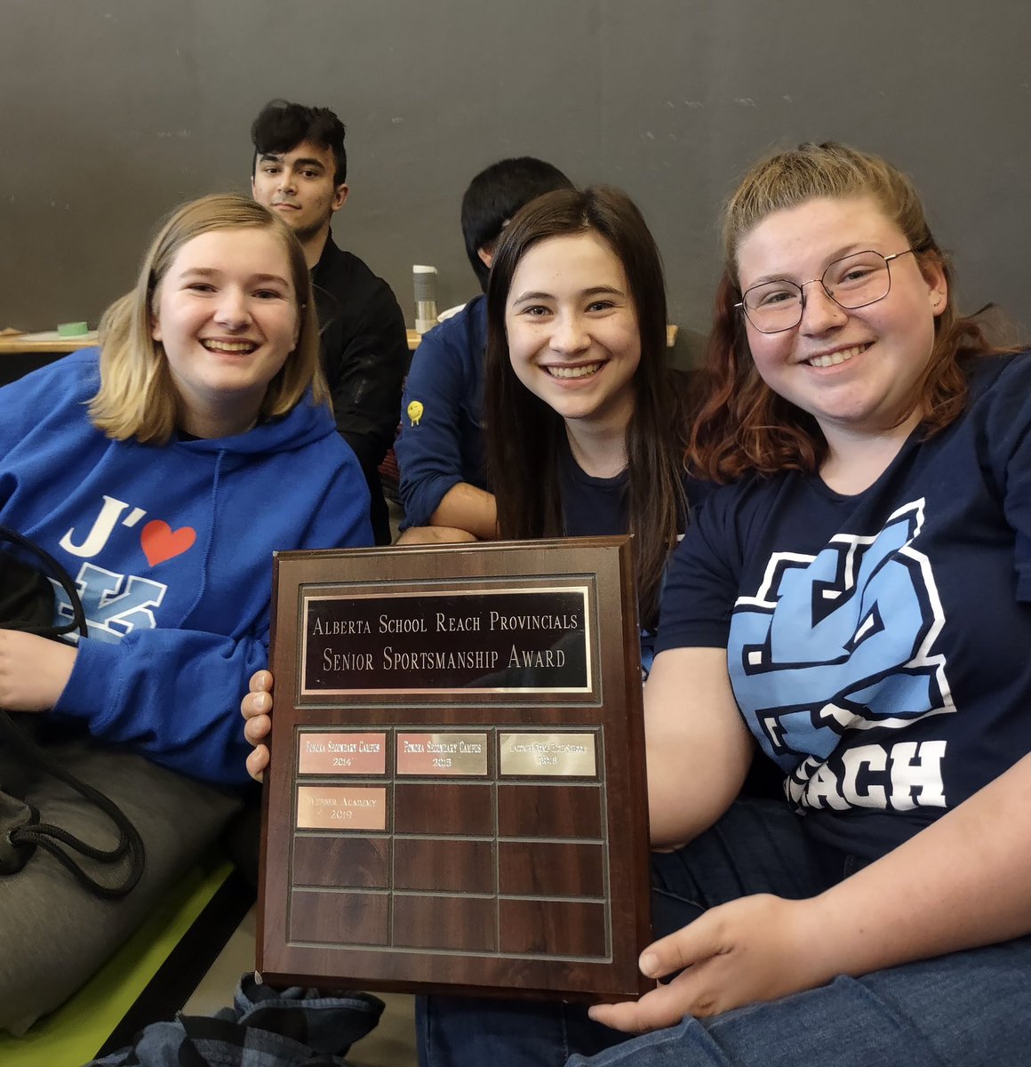 PaulKaneHS's tweet photo. A fantastic 6th place finish for our Schoolreach trivia team at provincials in Calgary this weekend! Congrats to these #pkblues for also being awarded the sportsmanship award! 💙🤍 @StAlbertPublic @KprincipalP https://t.co/CyQVrah4Xv