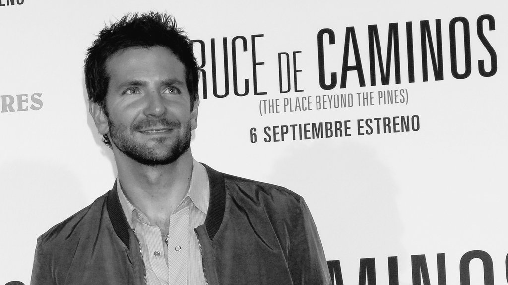 PlaceBeyondRP's tweet photo. 𝖭𝐰Entry | 𝖶𝑒𝖻®: Screening!
© #ThePlaceBeyondthePinesRP ⛰️

George Gallagher (@69VLWK) attends a screening and Photocall in Madrid, Spain about “𝗧𝗵𝗲 𝗣𝗹𝗮𝗰𝗲 𝗕𝗲𝘆𝗼𝗻𝗱 𝘁𝗵𝗲 𝗣𝗶𝗻𝗲𝘀”. https://t.co/a5qnXzICYk