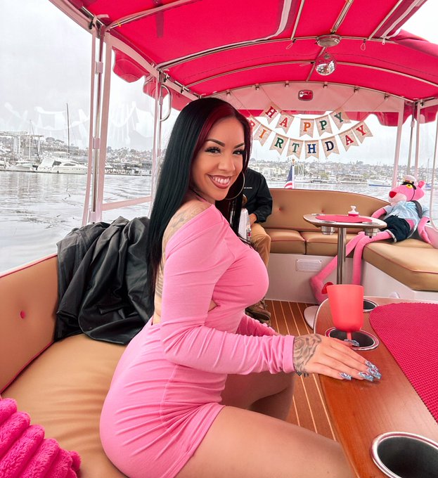 Pretty in pink&hellip;🙃💖 https://t.co/vQXRoMx0dy