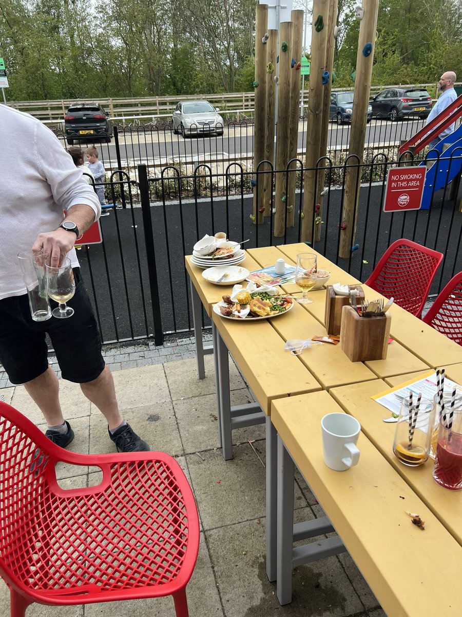 bunji82's tweet photo. @brewersfayre shambles today in Milton Keynes  Willen - three friends and I cleared 100 glasses and 100 plates from the outside as no one could be bothered….. and none were ours! Asked the staff and they couldn’t have cared less. https://t.co/y99p2RqI4P