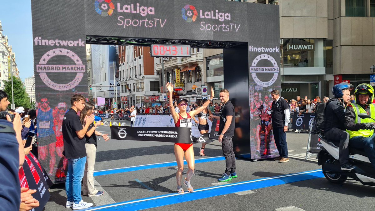 atletismoRFEA's tweet photo. Gran mañana del @MadridMarchaGP 

Fortunato y Yang se exhiben en la Gran Vía con mejor marca española para @PaulMPodium 

🚹 Francesco Fortunato 🇮🇹 38:56
🚺 Jiayu Yang 🇨🇳 43:20

@PaulMPodium 
Mejor Marca 🇪🇸 10km marcha 39:09

🔗 https://t.co/fCOH5zp2ZS
( 🖊️Emeterio Valiente) https://t.co/Z0WDEYi0yf