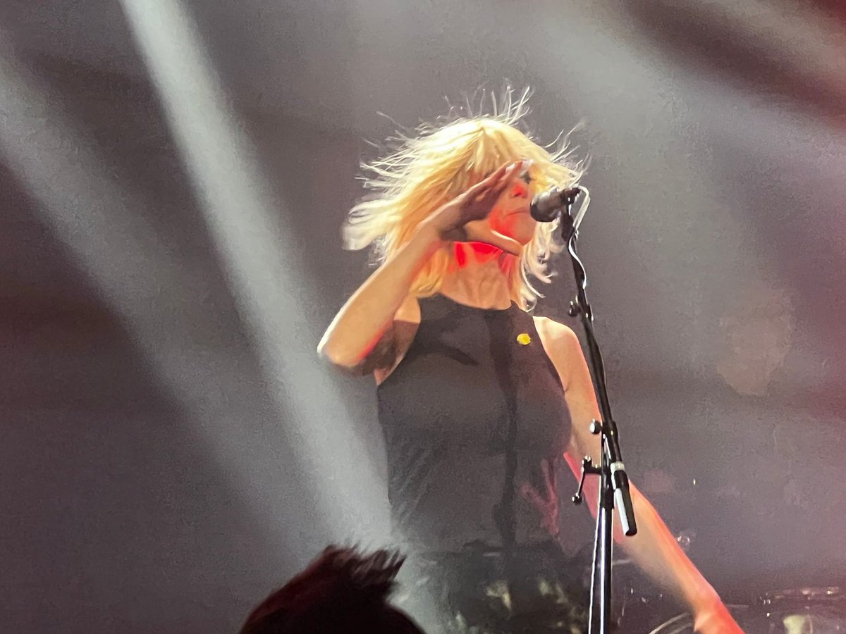 De_echte_Carlos's tweet photo. Over smaak valt wel degelijk te twisten maar #vivelafete is echt wel de beste electropop band. #Eindhoven #Effenaar #Gent

https://t.co/oJYD8nCUDW https://t.co/sDH0ZYkXjt