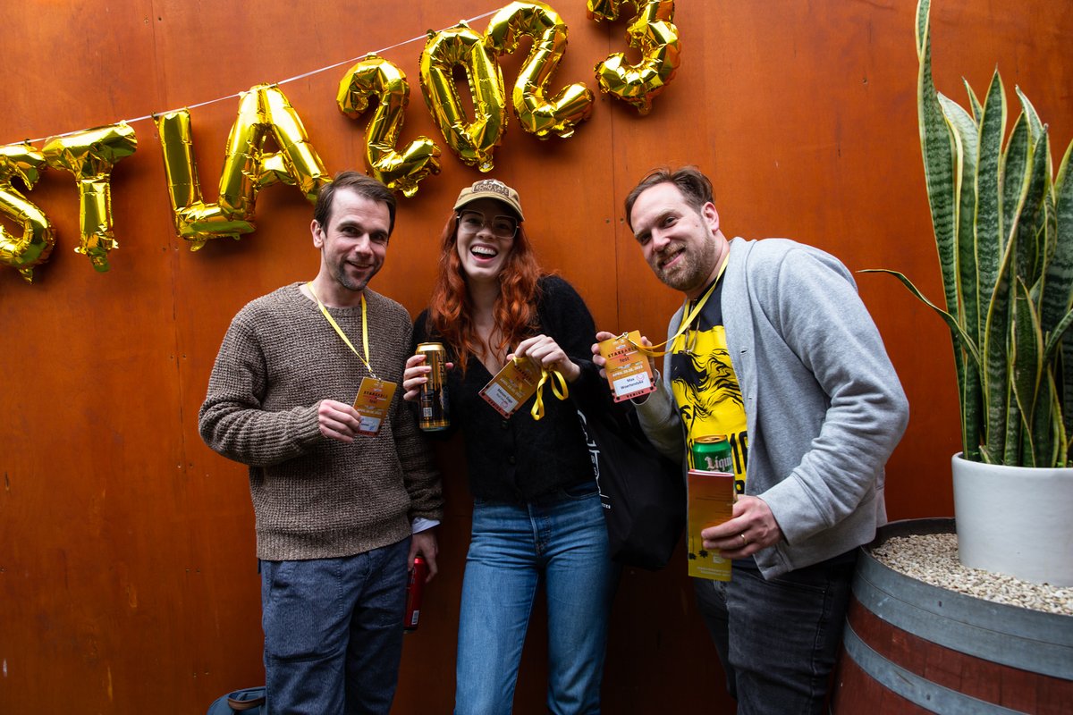 Stareable tweet media