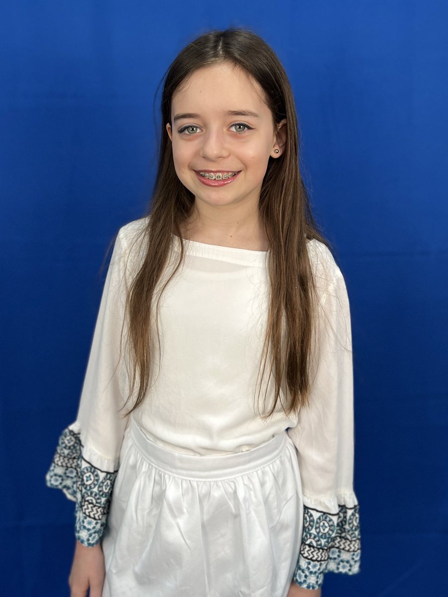 JJHSingsBuda's tweet photo. #CountdowntoCurtainsUp means it’s time for #CastSpotlights Today we’re showcasing Julia as the hopeless romantic diner server Lorraine! “My favorite part about playing Lorraine is that I can sing with many new people and bond with them.” @Woodridge68 https://t.co/UUwpWfvoaZ