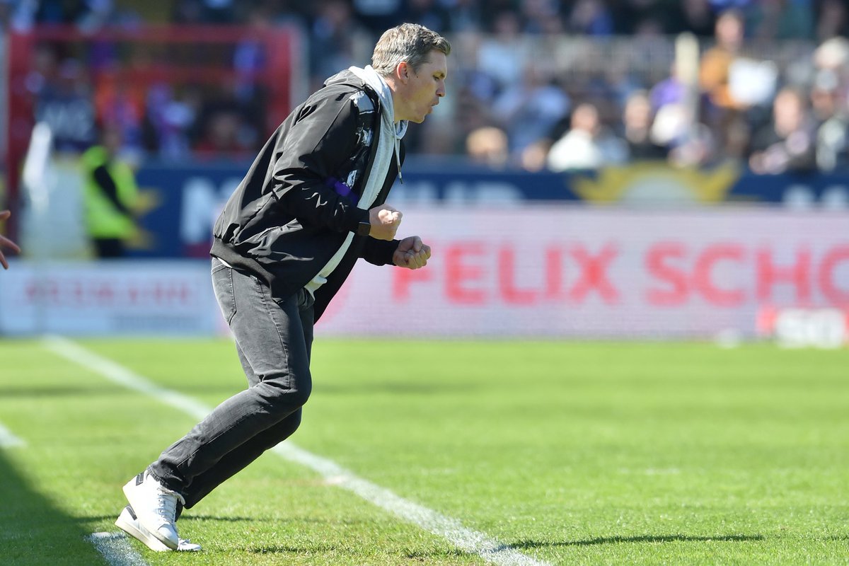 VfL_1899's tweet photo. ©️oach 💜 @tobits7 

#vfl1899 #OSNFSV https://t.co/BFG0wOtMP5