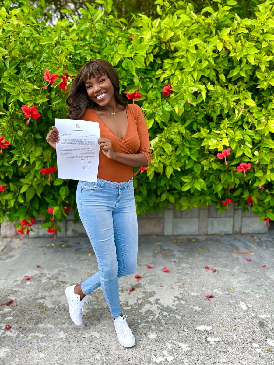 Meet_Chantel's tweet photo. April was one for the books! 💐 Today is official National Confidence Day!!! Yesterday, we had a successful Confidence Conference under the theme: A New Era of Me with a panel of amazing speakers! The 30-day self-confidence challenge was also 🤌🏾✨️ #happyconfidenceday https://t.co/8C1PhjN0Yc