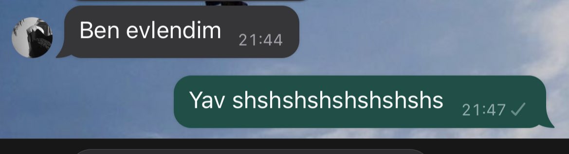 Medeni hali bugün değişen arkadaşım her saat başı durum güncellemesi yapıyo😂😂