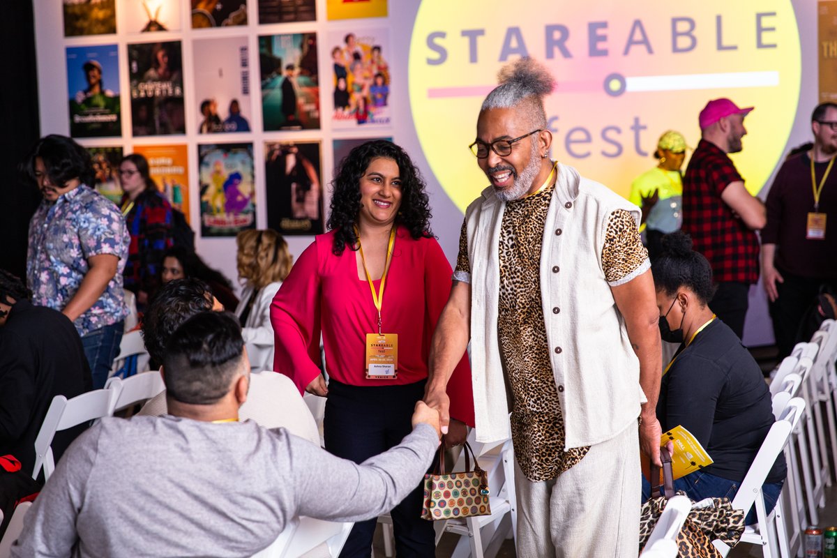 Stareable tweet media