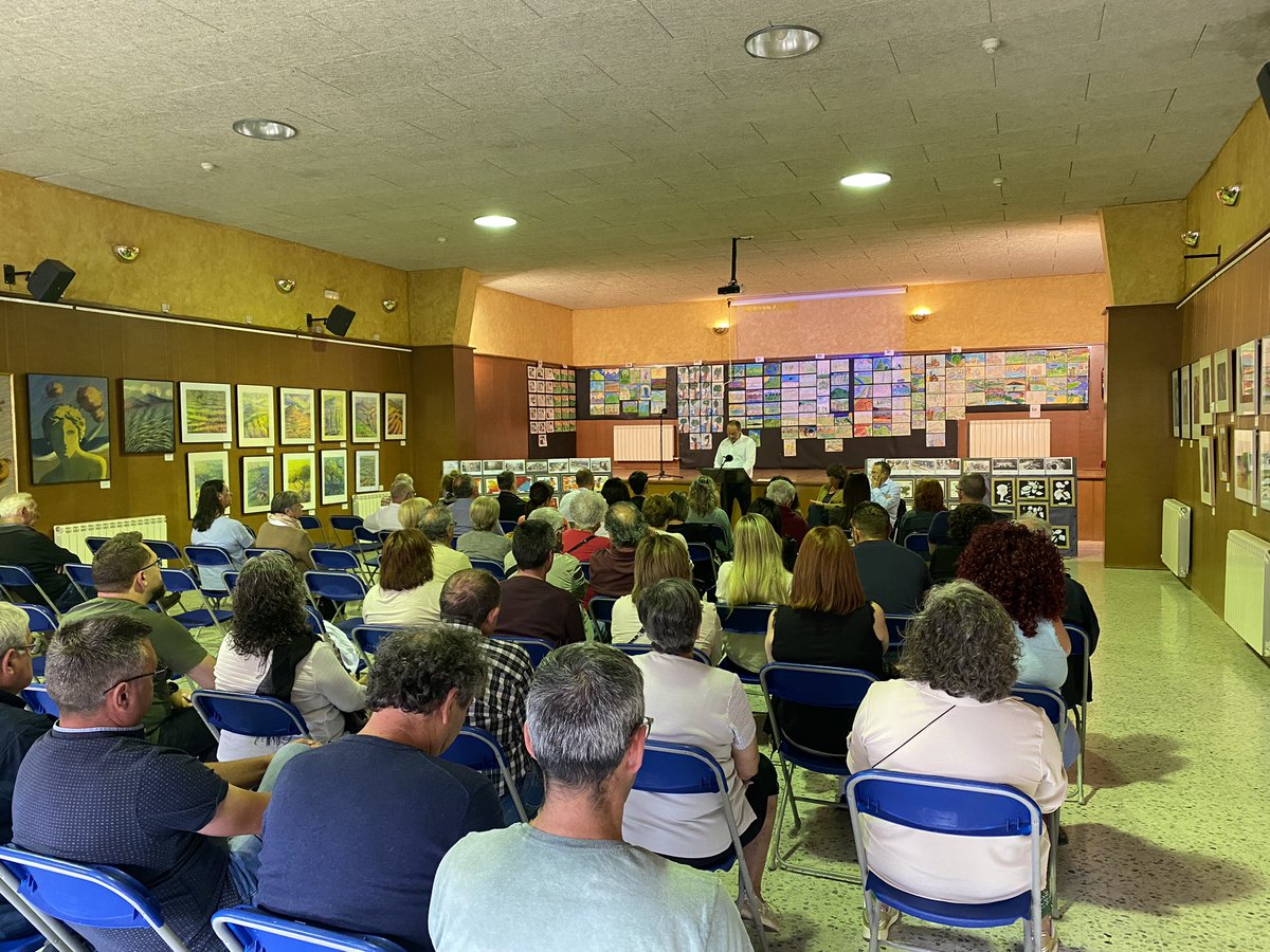 ERCRipolles's tweet image. Presentació de la candidatura d’@erc_campdevanol amb la consellera @TeresaJorda i l’alcaldable @toniriemas #Campdevànol #Ripollès