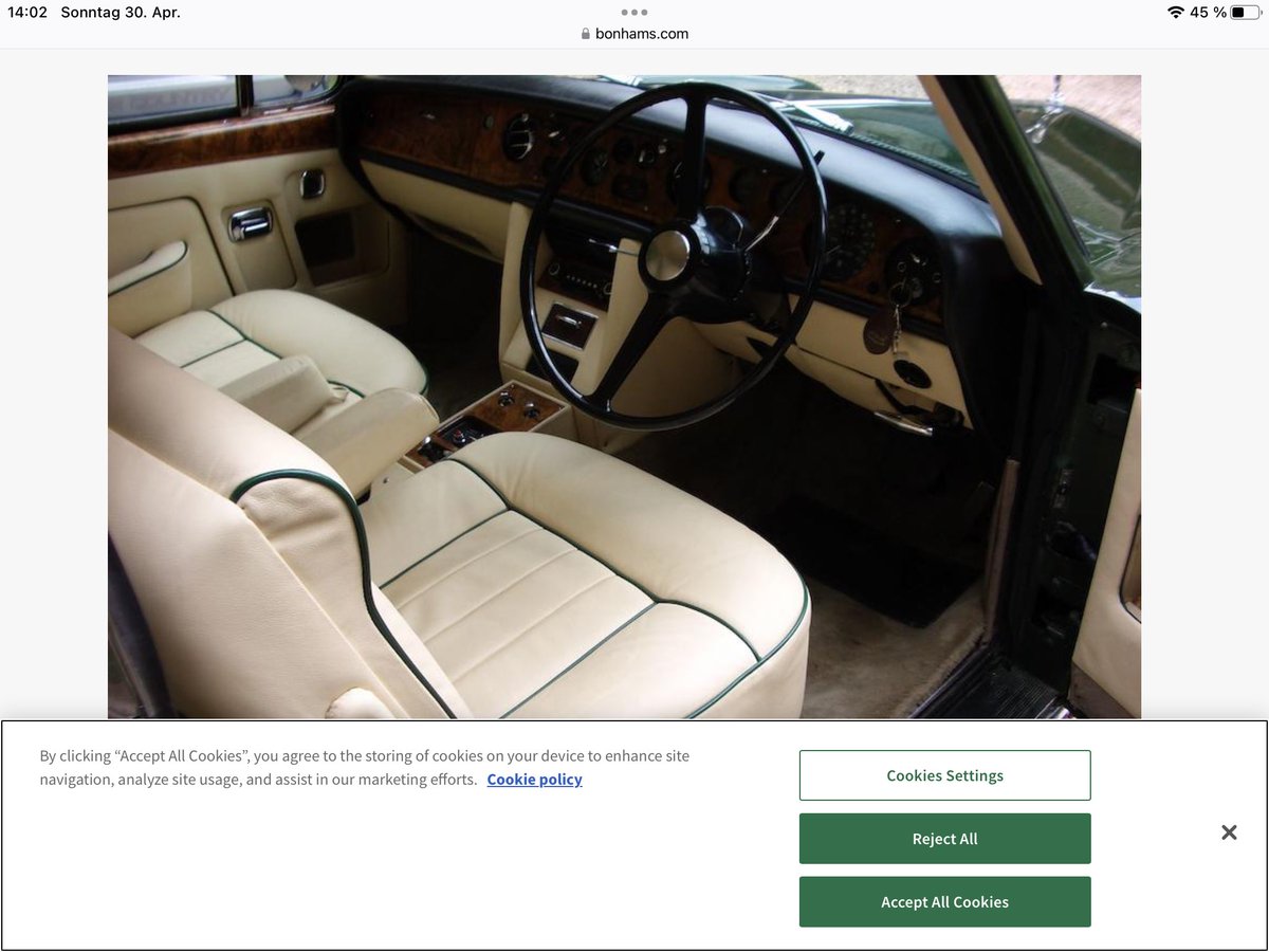 meddidocc's tweet photo. 1/Eine #Autostory. Ich bin mal in diesem #RollsRoyce Silver Shadow 2 Door Saloon durch Hamburg gefahren. Die Geschichte macht ihn besonders. Er wurde im August 69 für Lord Richard Attenborough bestellt,Schauspieler, Regisseur,Oscar-und Golden-Globepreisträger (zB Ghandi 1982). https://t.co/Upu4iq9lUJ