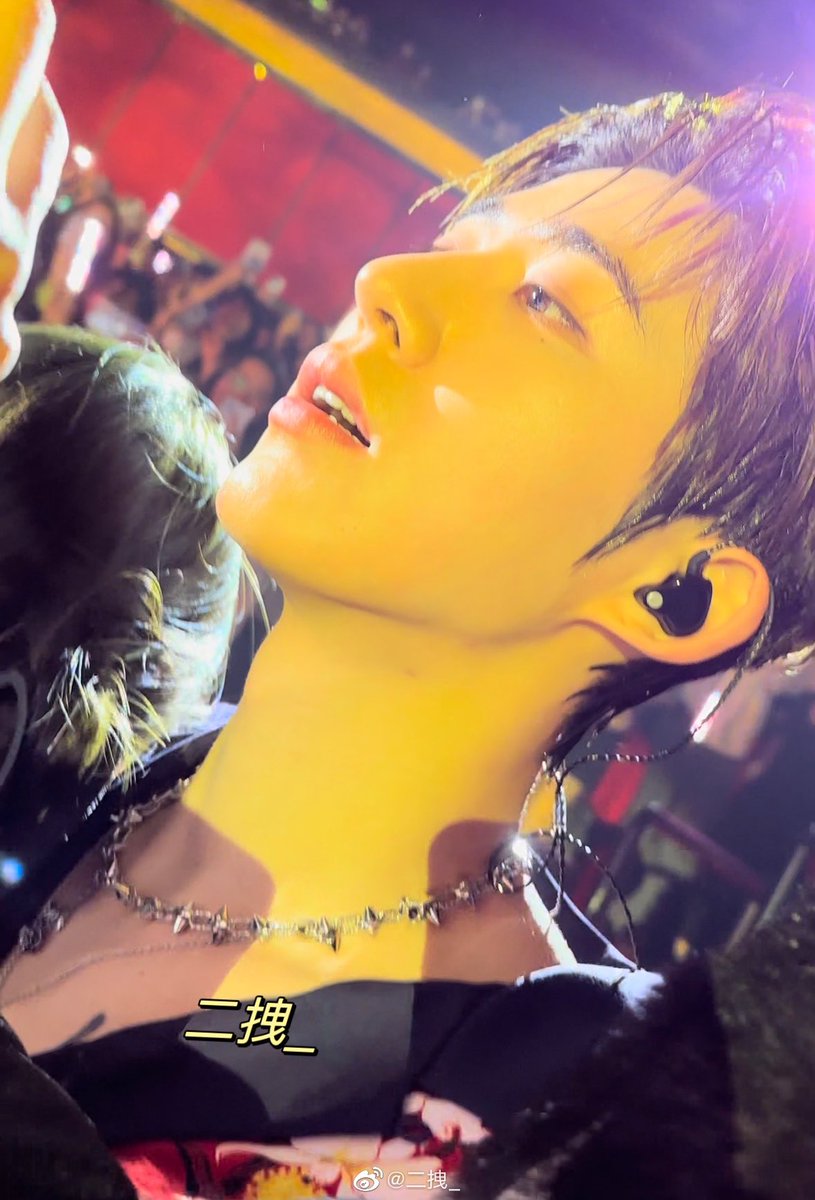 hanbinsnaps's tweet photo. Kim Hanbin eyes nose lips..... https://t.co/VMuJt7GM72