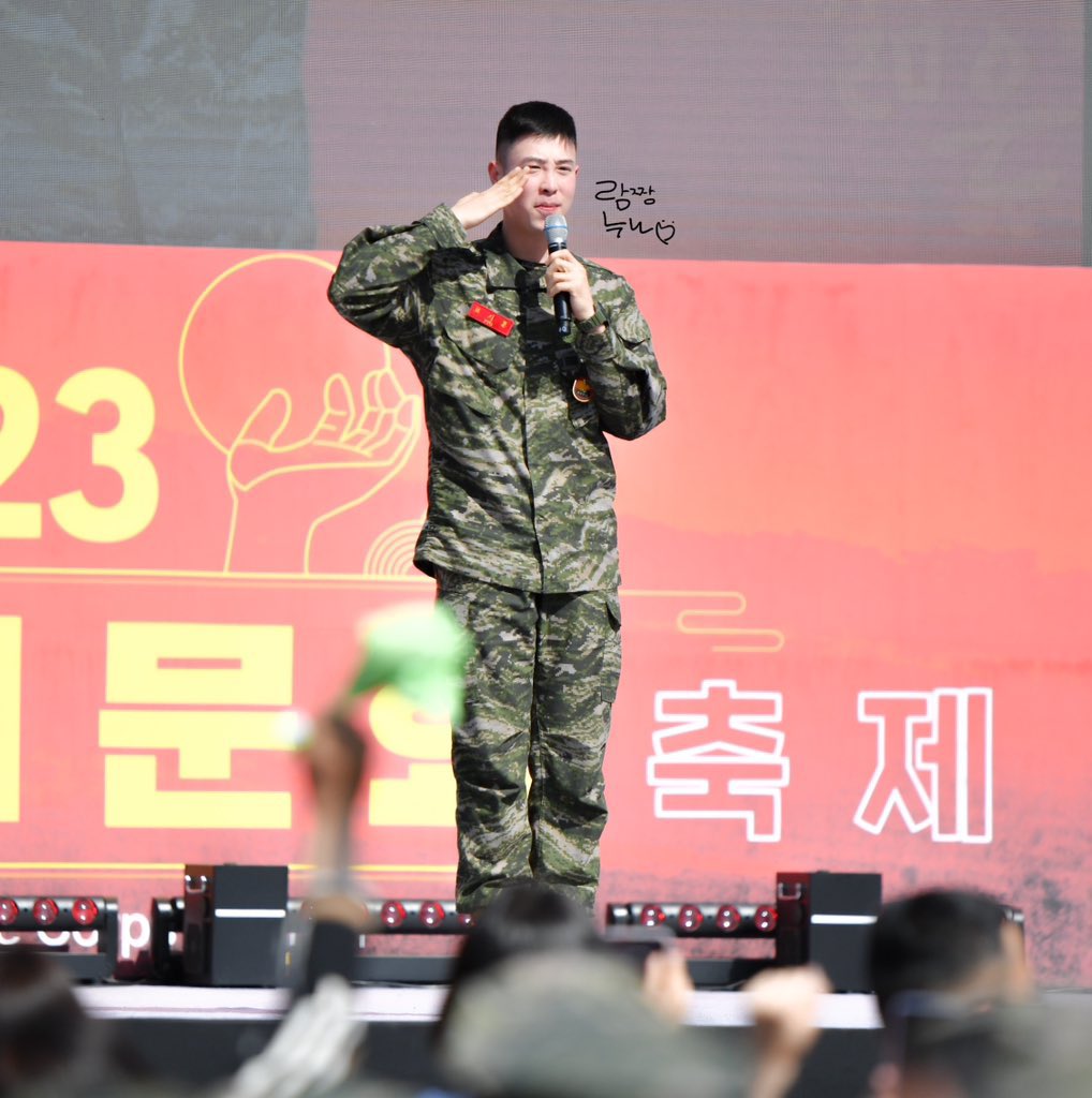 BlockBGlobal's tweet photo. 230430 P.O

Fans photos of Pyo during his performance in the Pohang Marine Cultural festival today

Cr. https://t.co/OX6J0uDZNs

#BLOCKB #블락비 @blockb_official #waitingforpyo #피오 https://t.co/67IZ1HtWmg