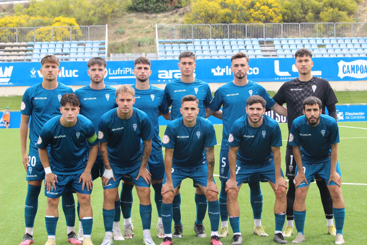 ericruizz13's tweet photo. Primer pasito del objetivo, sigamos soñando 🤍💚 @Cantera_CCF https://t.co/IKuuZP9DG9