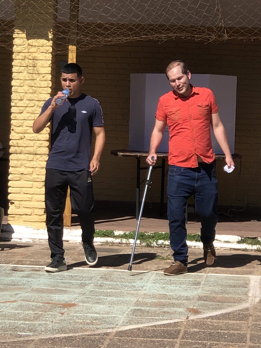 ⁦<a href="/ABCDigital/">ABC Digital</a>⁩ entraron los 2 a votar, mesa 11 escuela Roberto L Petit Asunción