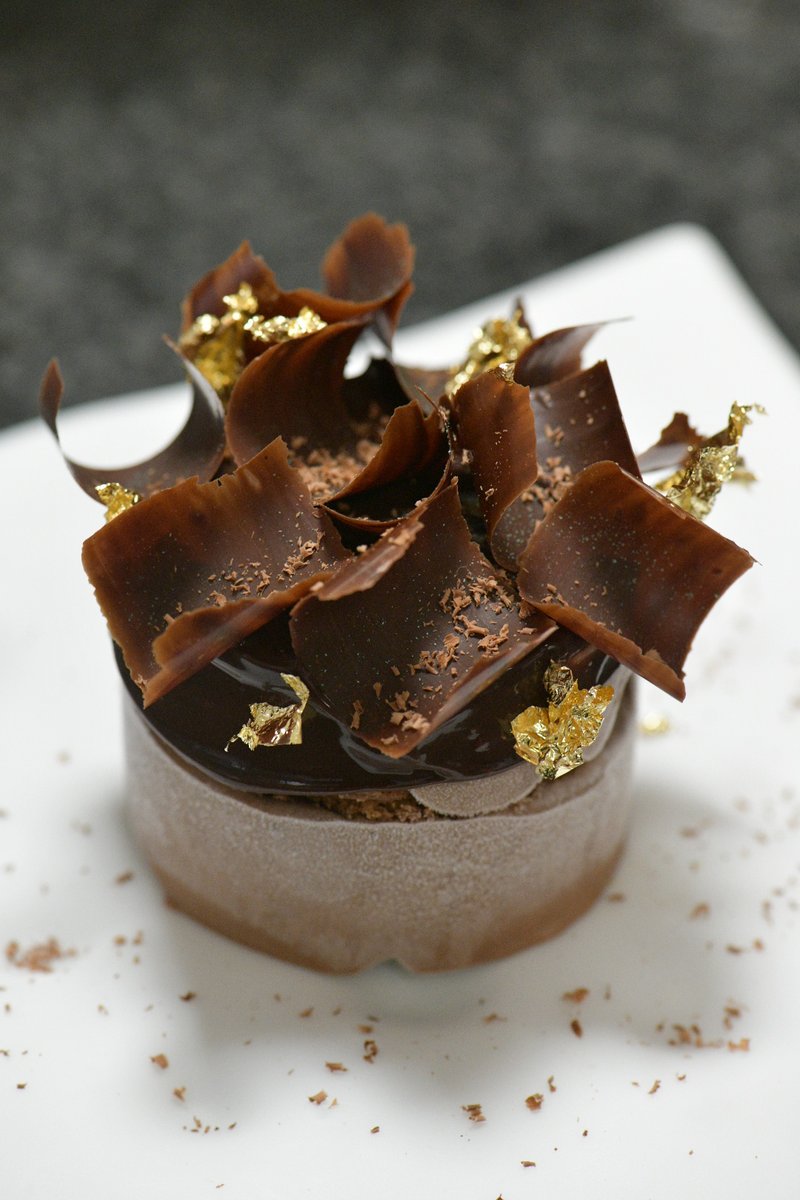 bculinary's tweet image. 🍰 LAS BASES DE LA PASTELERÍA - De la mano de la #pastrychef profesora Cristina Lirola los y las estudiantes del curso de ‘Bases de Pastelería y Repostería’ han podido ampliar sus conocimientos y técnicas en pastelería esencial #mybculinary #gastronomia #pasteleria