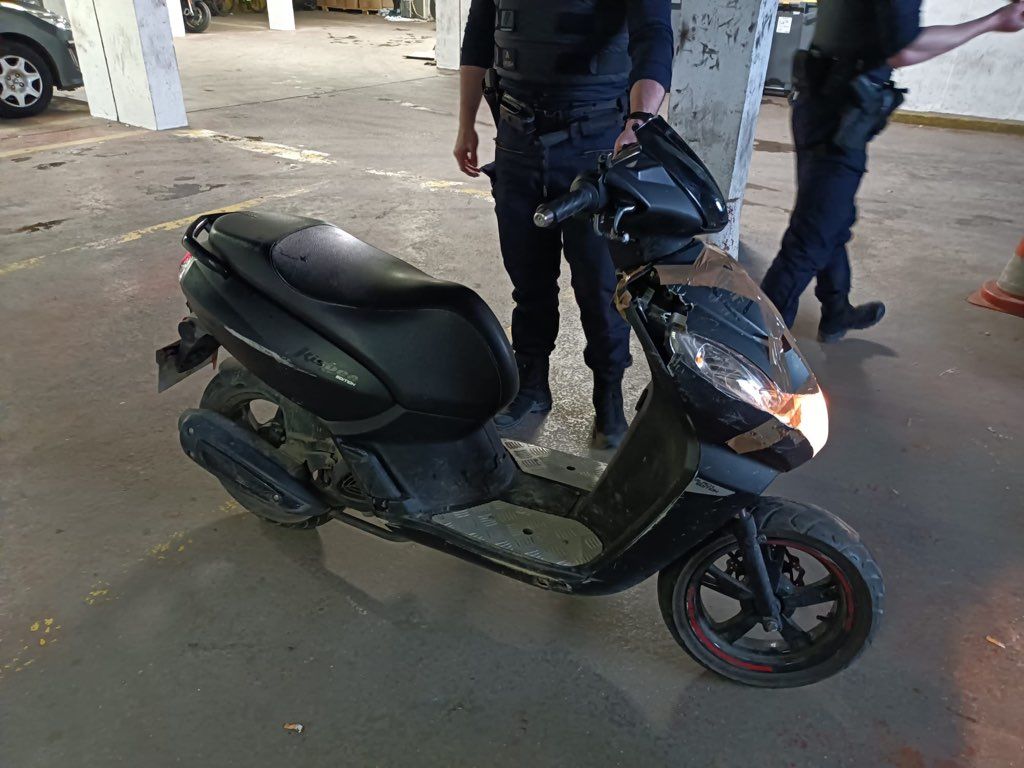 PoliceNat95's tweet image. #LutteContreLesRodéos
#VilliersleBel,  avenue des Erables   #interpellation par les #policiers de #Sarcelles d&apos;un individu non casqué pour #rodéosurbains

➡️ 1️⃣ #GardeAVue
➡️ 1️⃣ Scooter saisie

↪️ Procédure en cours