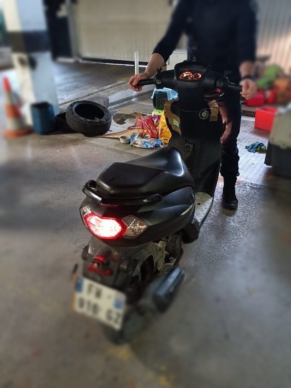 PoliceNat95's tweet image. #LutteContreLesRodéos
#VilliersleBel,  avenue des Erables   #interpellation par les #policiers de #Sarcelles d&apos;un individu non casqué pour #rodéosurbains

➡️ 1️⃣ #GardeAVue
➡️ 1️⃣ Scooter saisie

↪️ Procédure en cours