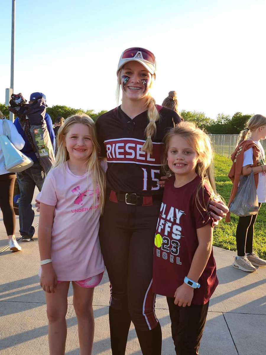 KyleighBenton15's tweet photo. First high school playoff game ✔️
No hitter ✔️
💣16 for @LandriPick ✔️
Support from the best fans✔️
Let's goooo @riesel_softball 
@lauren27summers https://t.co/kaxEScqyoe