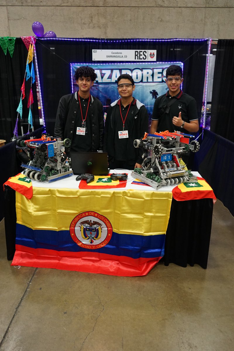 FundacionIQ's tweet photo. El equipo cazadores 2023 obtuvo el premio Design Award, dejando a Colombia en la historia del #VEXWorlds agradecimientos a @IvanReatiga1 @jaimepumarejo @ChrisDaes por el apoyo en la consecución de este gran premio! Seguirles trabajando por el desarrollo del STEAM en Barranquilla https://t.co/K2PrnpJ6XF