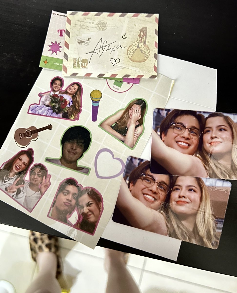 lloydieeeee_'s tweet photo. In the middle of packing and moving things when my partner saw this. Hay, my pampakalma amidst the chaos and mga nabasa. https://t.co/jkMa3G0qEZ