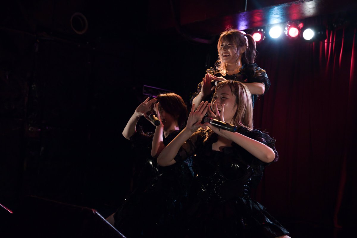 tw_kenken57's tweet photo. 20230430 パピ♡ライブ
CHELSEA HOTEL
『パピロジェ』2016/1/4始動。福岡発 クール アンド ビューティ アイドルグループ。薔薇(Rosier)に舞う蝶(Papillon)
Saori🤍→@rosier_saori
Shion💙→@rosier_shion
Senna❤️→@rosier_senna
#Saori #Shion #Senna
#papirosier #パピロジェ
#福岡 https://t.co/c8trzMC5b5