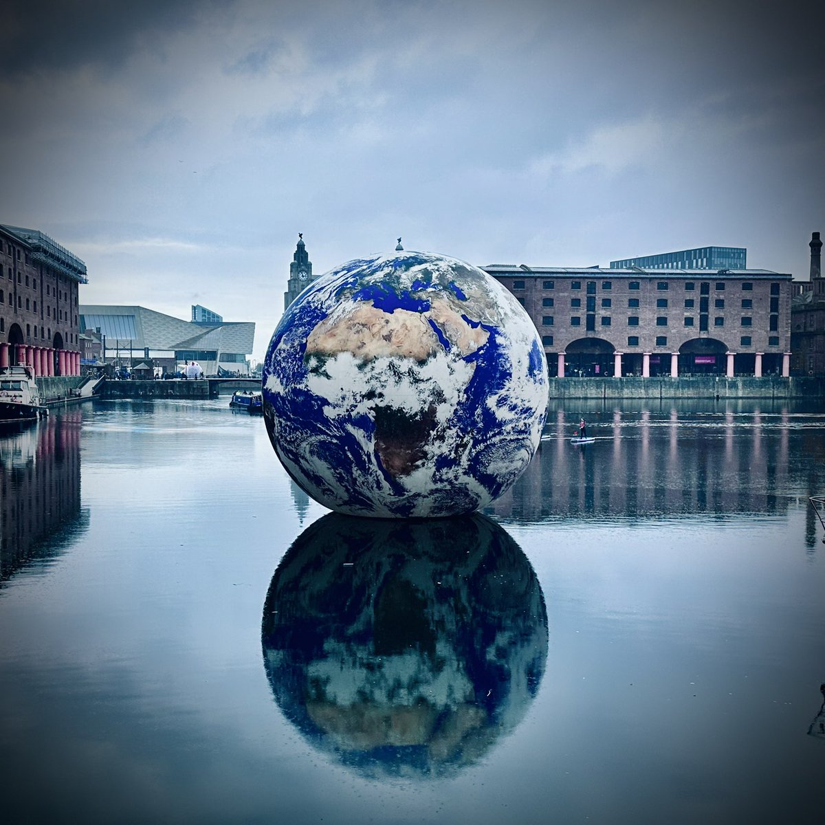 A floating Earth

Strange what you find in the Albert Dock