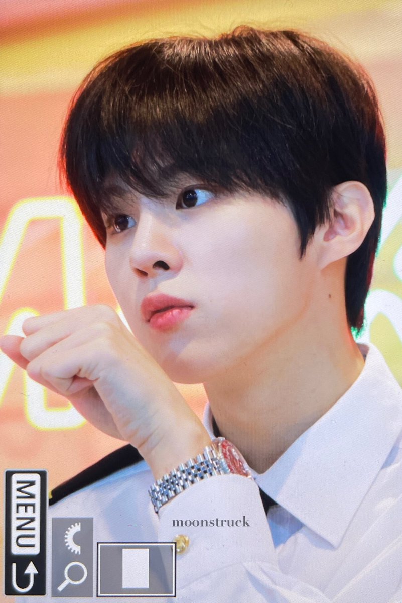 moonstruck1027's tweet photo. 230430 ♡

#김우석 #KIMWOOSEOK https://t.co/EhnEZd8szV