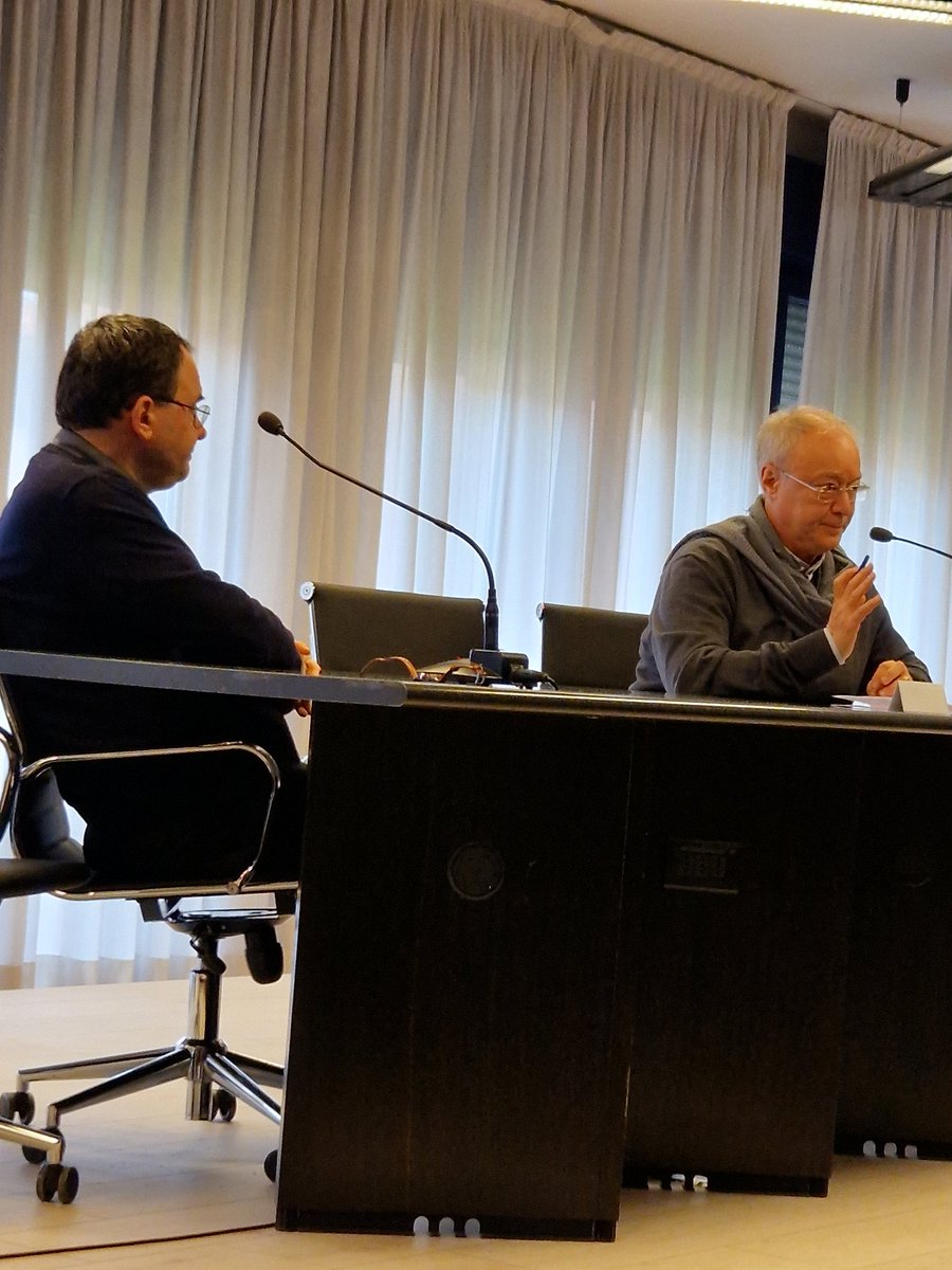 ComPasPaoloVI's tweet photo. Lasciarsi cambiare con il cuore.
Cambiare non è facile. Ne hanno compreso qualcosa i discepoli che hanno dovuto decisamente lasciarsi mettere in discussione dalla vicenda del Risorto.
Un bel momento tutti insieme: Comunità Santa Maria Nascente e Sacra Famiglia e San Paolo VI. https://t.co/8hHRSolY2x