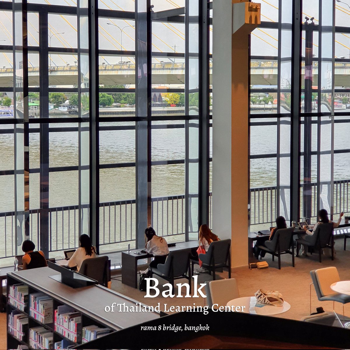 tthunderguy's tweet photo. Bank of Thailand Learning Center
ที่นี่เขามีที่ให้เราได้นั่งเล่น นั่งทำงาน หรือนั่งอ่านหนังสือ พร้อมแอร์เย็นๆ แถมวิวคือเลิศมาก และที่สำคัญเขามีปลั๊กให้เราชาร์จไฟด้วย ส่วนชั้นล่างจะมีคาเฟ่ ราคาไม่แรง
#สะพานพระรามแปด #BOTLearningCenter @aroii https://t.co/RXwh4pd0jy