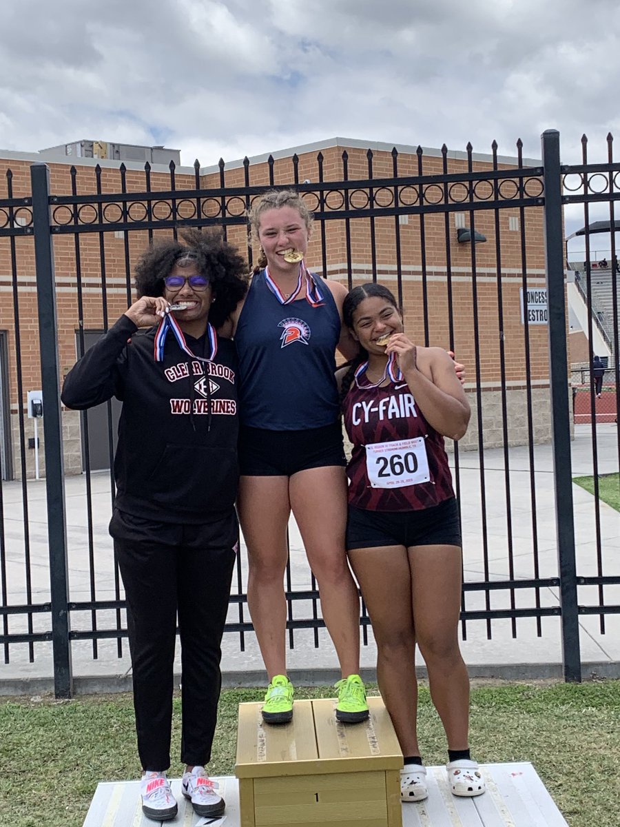 One more time for sophomore Janey Campbell! After qualifying 2nd in Shot on Friday, Janey unleashed a new school record throw of 145’ in the discus to win the Regional Championship and have a second appointment in Austin at the state meet! Congratulations Janey!
