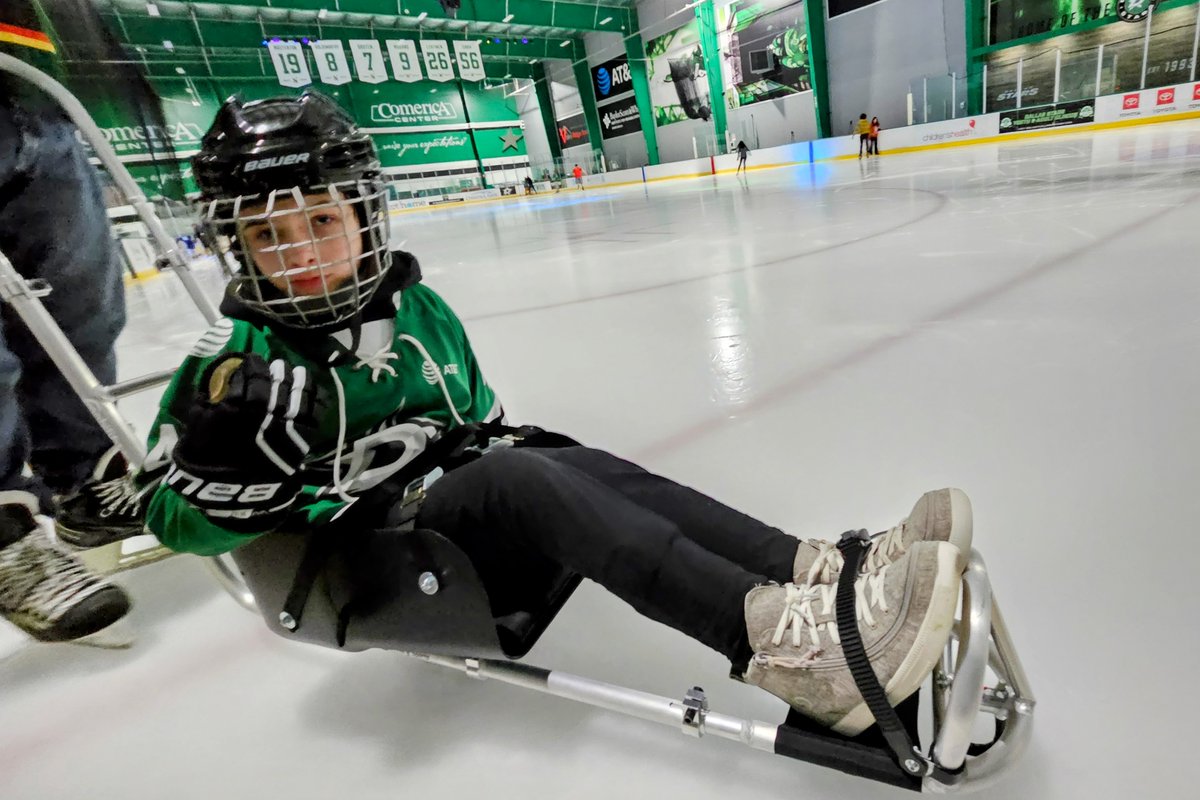 Smiles and fun at @DallasStars @ComericaCenter made possible with Hannah's @CAFoundation grant that allowed her to get a skating sled. Being able to share the joy of skating and hockey with her fills our hearts. Thank you, CAF!

#TeamCAF #CAFGrant