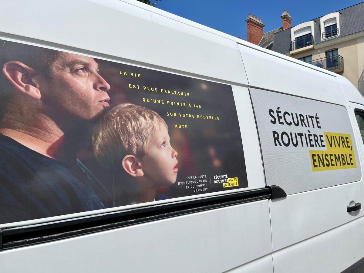 L'association culturelle carentanaise "Les gens bons à la tête de l’art" a organisé hier, samedi 29 avril, une journée d'animation autour de la sécurité routière, avec en Guest Star l’emblématique 406 du film TAXI 3. La <a href="/Gendarmerie_050/">Gendarmerie de la Manche</a> a répondu présent ! <a href="/RoutePlusSure/">Sécurité routière</a>