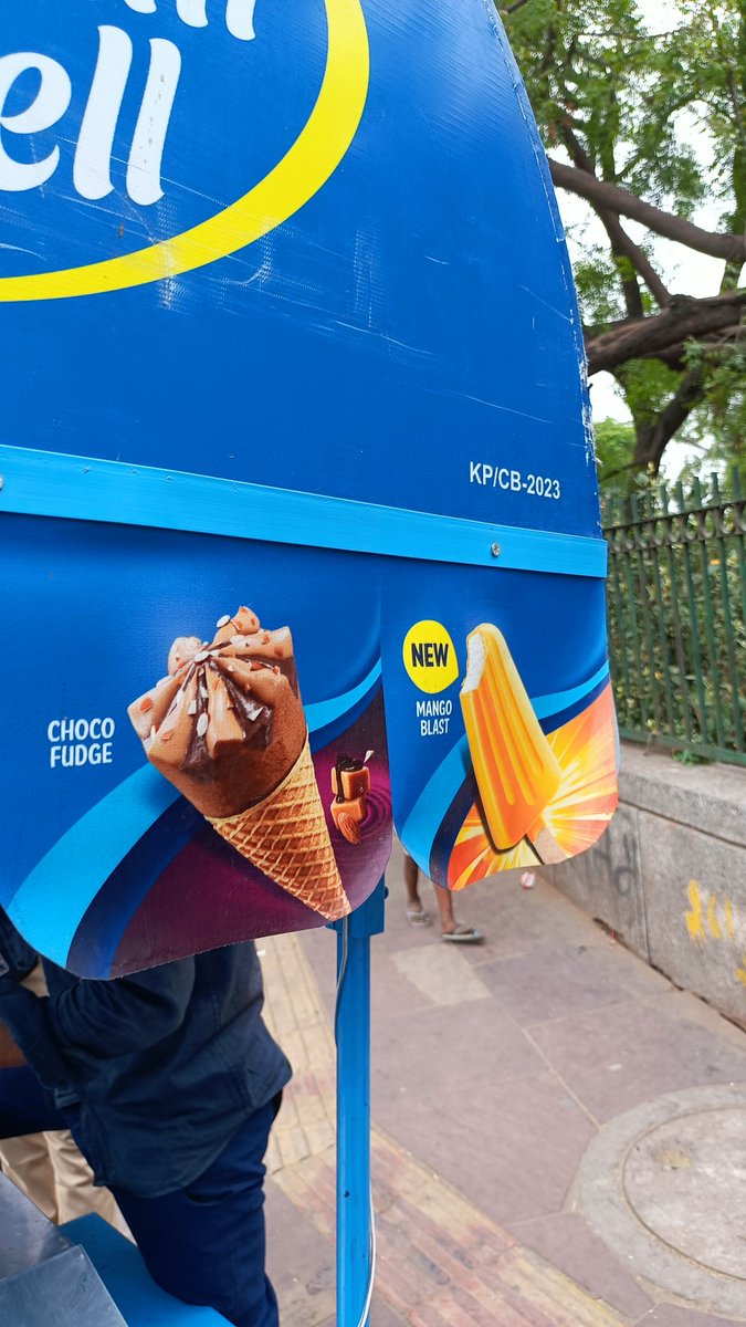 vikasgaurh's tweet photo. @creambellindia today I have purchased these two icecreams of Rs. 60 from jama masjid metro station and there is no price tag on the pkts. But my daughter regularly eats this and she says this is just Rs. 20/- kindly mention the MRP and take it action against the retailer. https://t.co/RCJGHUFvPv