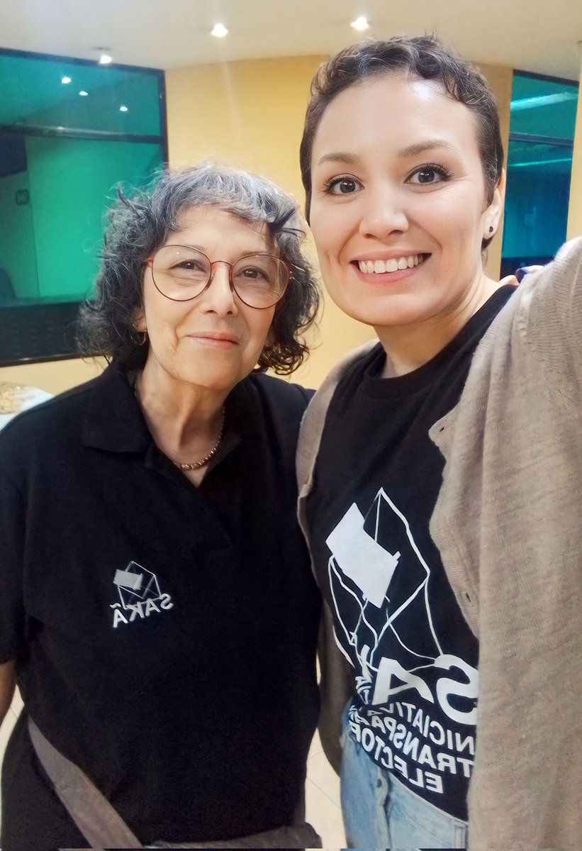 AngelaOlmedo_'s tweet photo. Con #LineBareiro de premio 🇵🇾✨️
#ParaguayVota https://t.co/15Gzdjs8GT
