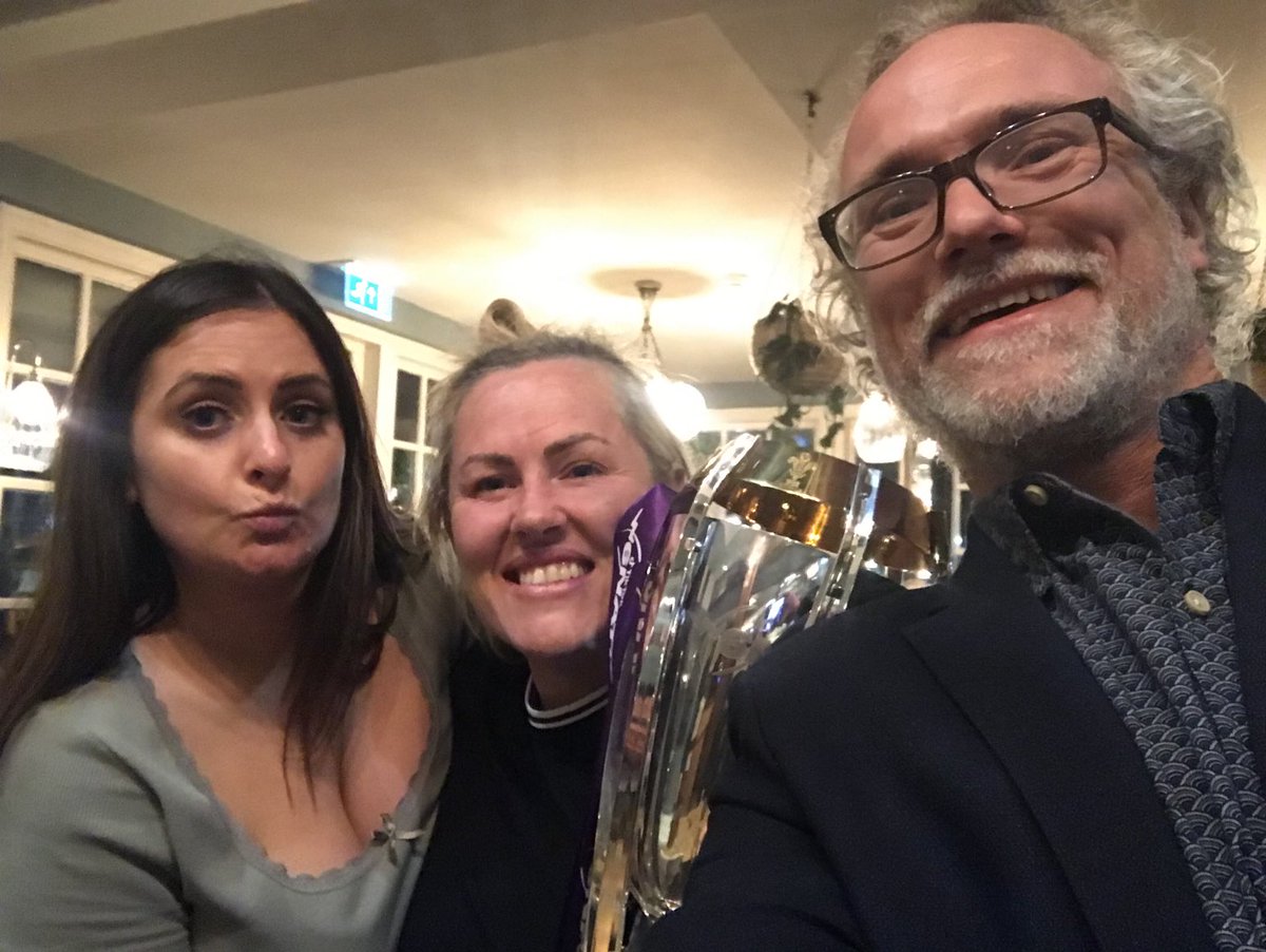 Great to meet #TikTokW6N winning &amp; try scoring captain ⁦<a href="/MarliePacker/">Marlie Packer</a>⁩ and #RedRoses team mates last night. Congrats Marlie and team for 5/5 champs in ⁦<a href="/Womens6Nations/">Guinness Women's Six Nations</a> 👏👏⁩, well set for ⁦<a href="/CupWomens/">Womens Rugby World Cup</a>⁩