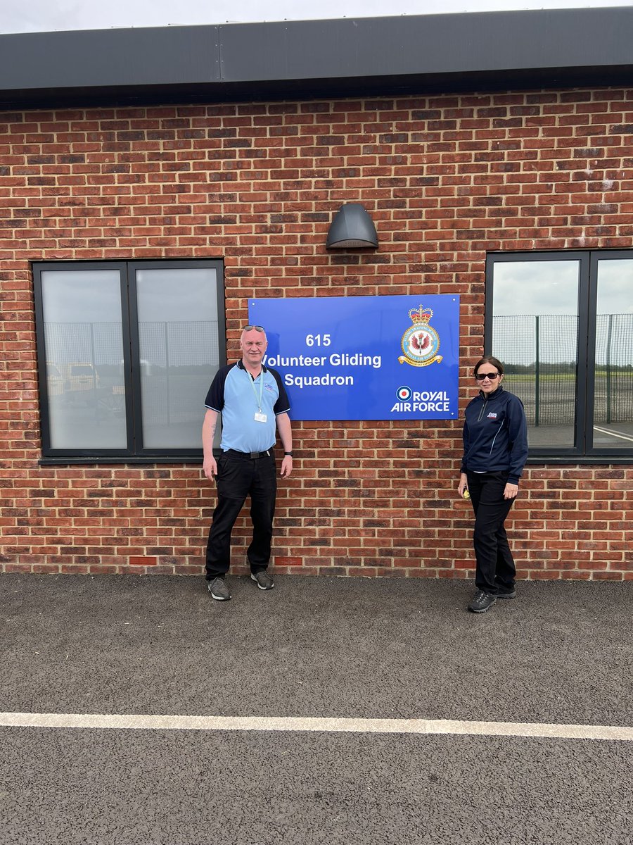 SncoSe2's tweet photo. A day with 615 VGS at RAF Kenley with St Lawrence College and @EpsomCollegeUK @RegComdtLASER https://t.co/bWc1l7JRnY