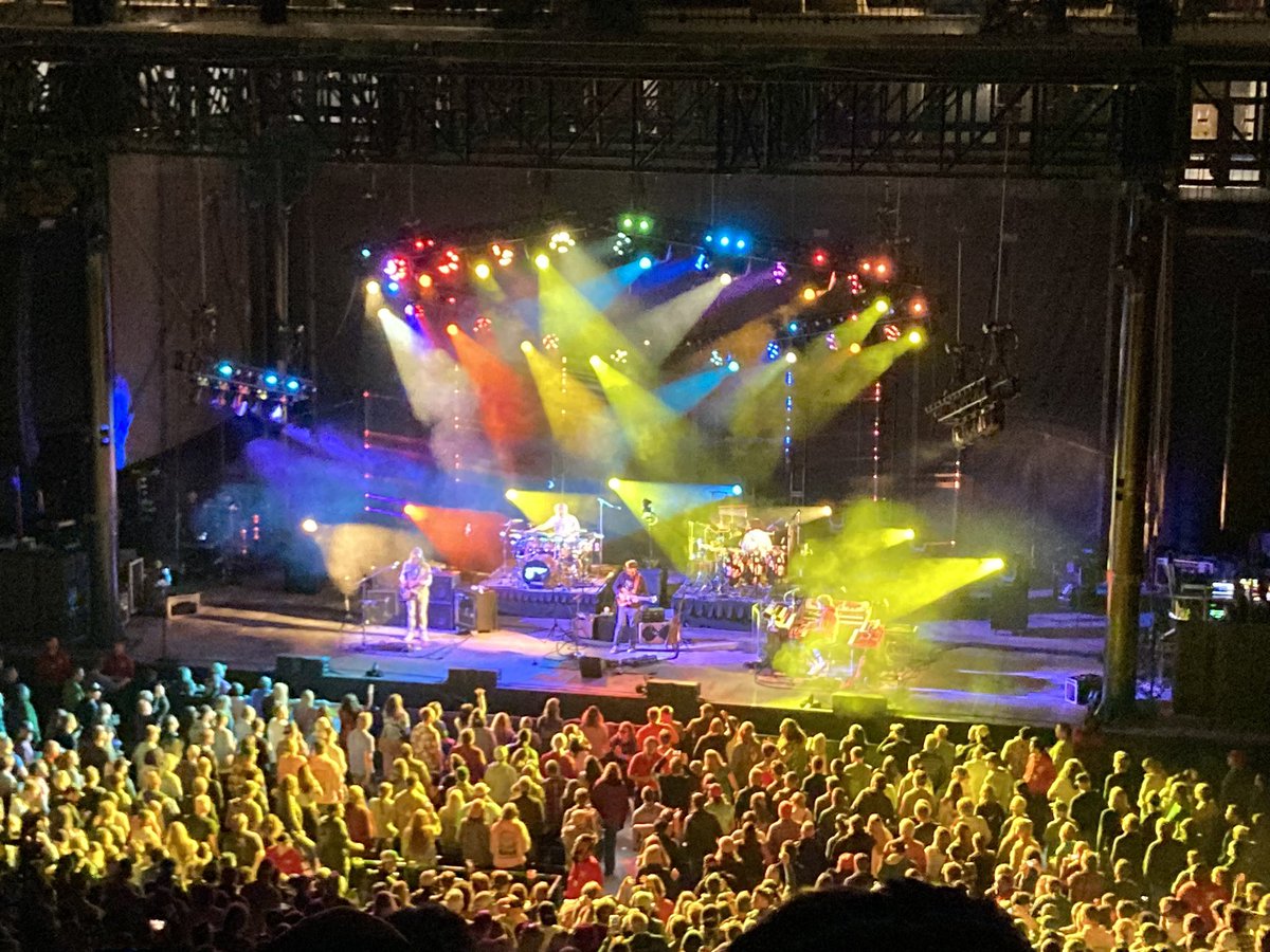 ackermanproject's tweet photo. Go see Goose! Such a good show last night! My first time, but not my last 🤩👏🎉 @goosetheband https://t.co/xqs7DemC7E