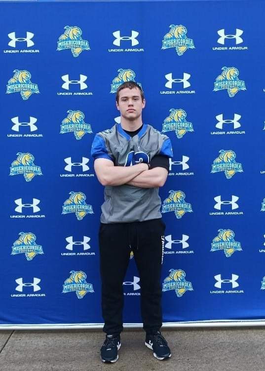 RileyStidham42's tweet photo. Great visit @MUCougarsFB! Energy from players and coaches was exciting.  Looking forward to a second visit.
Thanks @MisericordiaHFC @K_Price73 @CoachRGaskins2.
@GoMVB @ptownhornets4eV @nextlvlculture https://t.co/FNFyDIrTtd