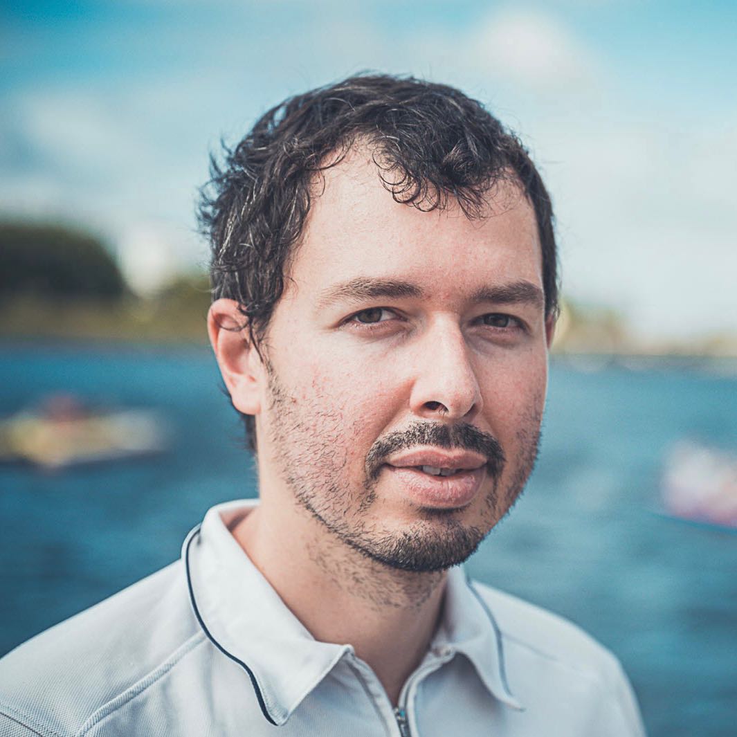 LMPositif's tweet photo. 🇫🇷 A Tours, le chercheur français Guillaume Brachet a annoncé des résultats très encourageants de son traitement contre la maladie de Parkinson, dont il est lui-même atteint ! Ce traitement pourrait être le premier au monde à ralentir son évolution ! 👏 (France3) https://t.co/dh8ouKtXAS