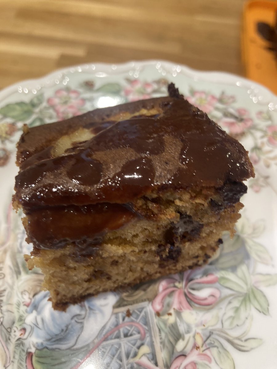 vshreeves's tweet photo. pear and ginger cake @jamieoliver  was delicious https://t.co/8zaBpmXkFH