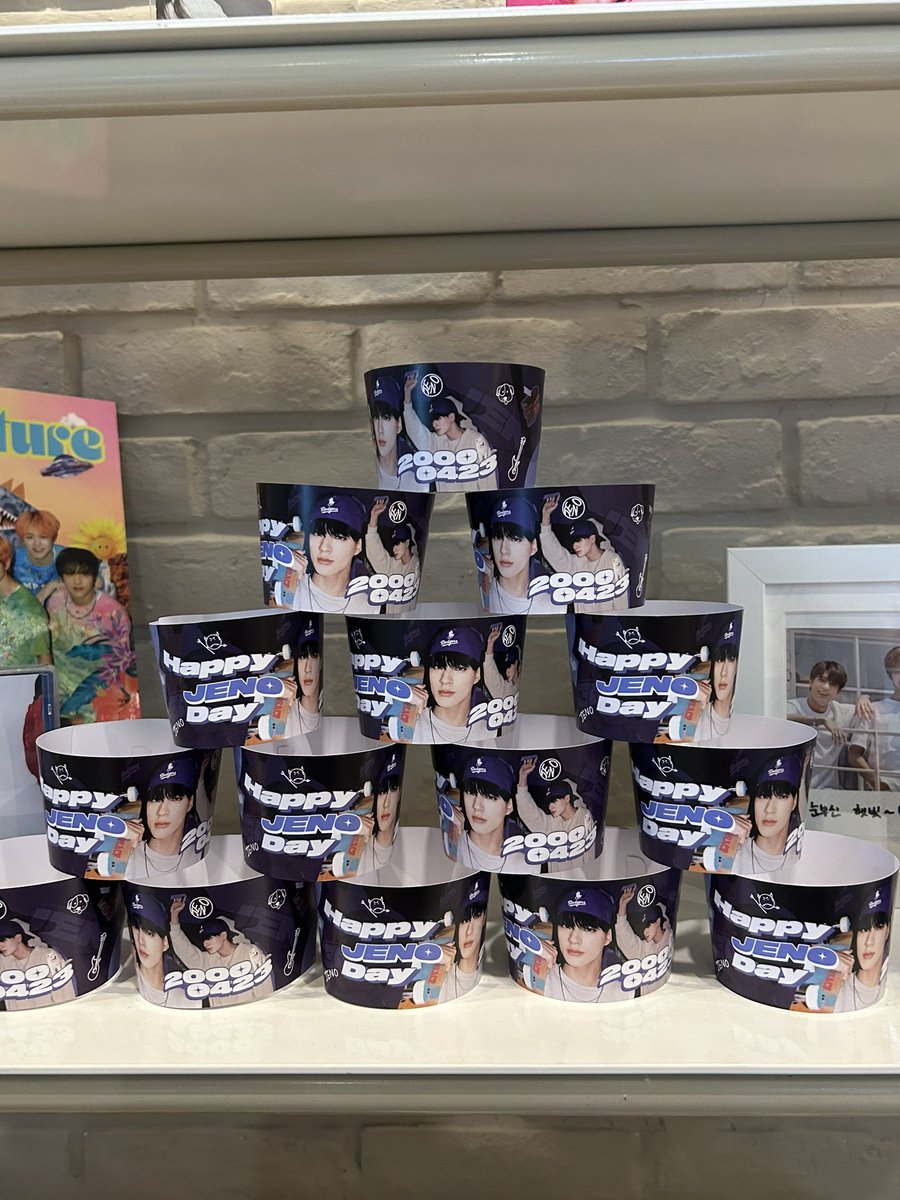4escity's tweet photo. 🧁🤍 https://t.co/X8n6lRFqmC