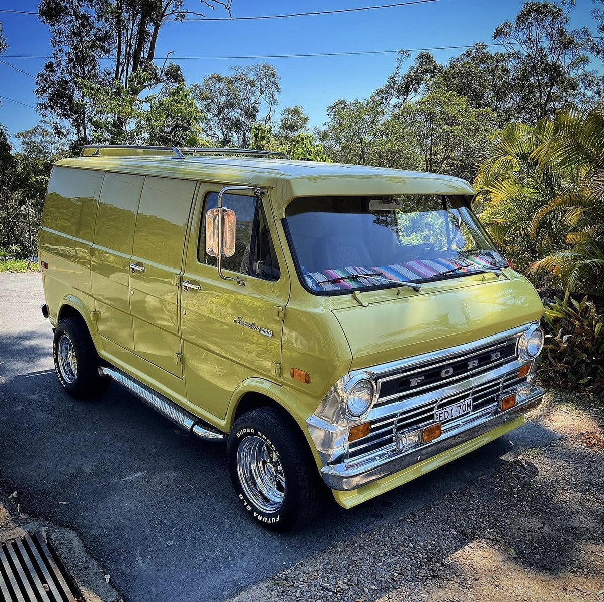 Sunday's are for loungin', and Econolinin' Check out this sick van by: @noosa.street.vans #vancult #vannin #vanlife #fordeconoline #headers #ford #vintagevans #customvans