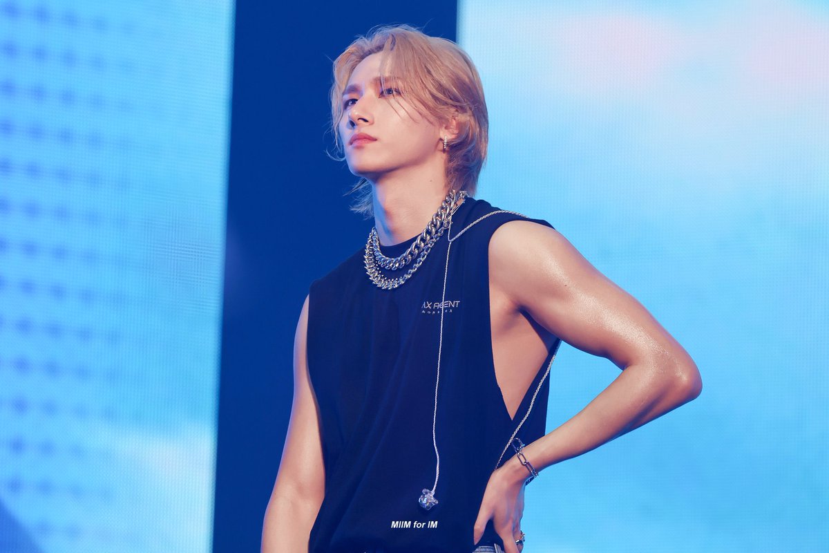 n년 전 오늘의 아이엠 tweet media