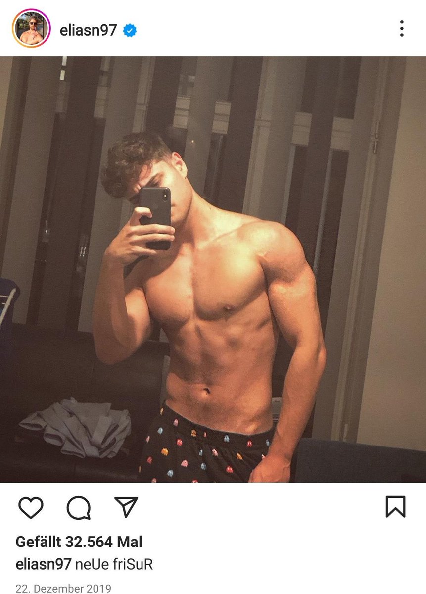 Das ist übrigens der selbe Typ, der Frauen als Huren bezeichnet, weil man ein Stück Stoff ihrer Kleidung sieht. Aber klar, er ist ja auch ein MANN und da ist das WAS GANZ ANDERES.

Also zumindest wenn man ein misogynes Arschloch ist und ein Frauenbild aus dem Mittelalter hat.