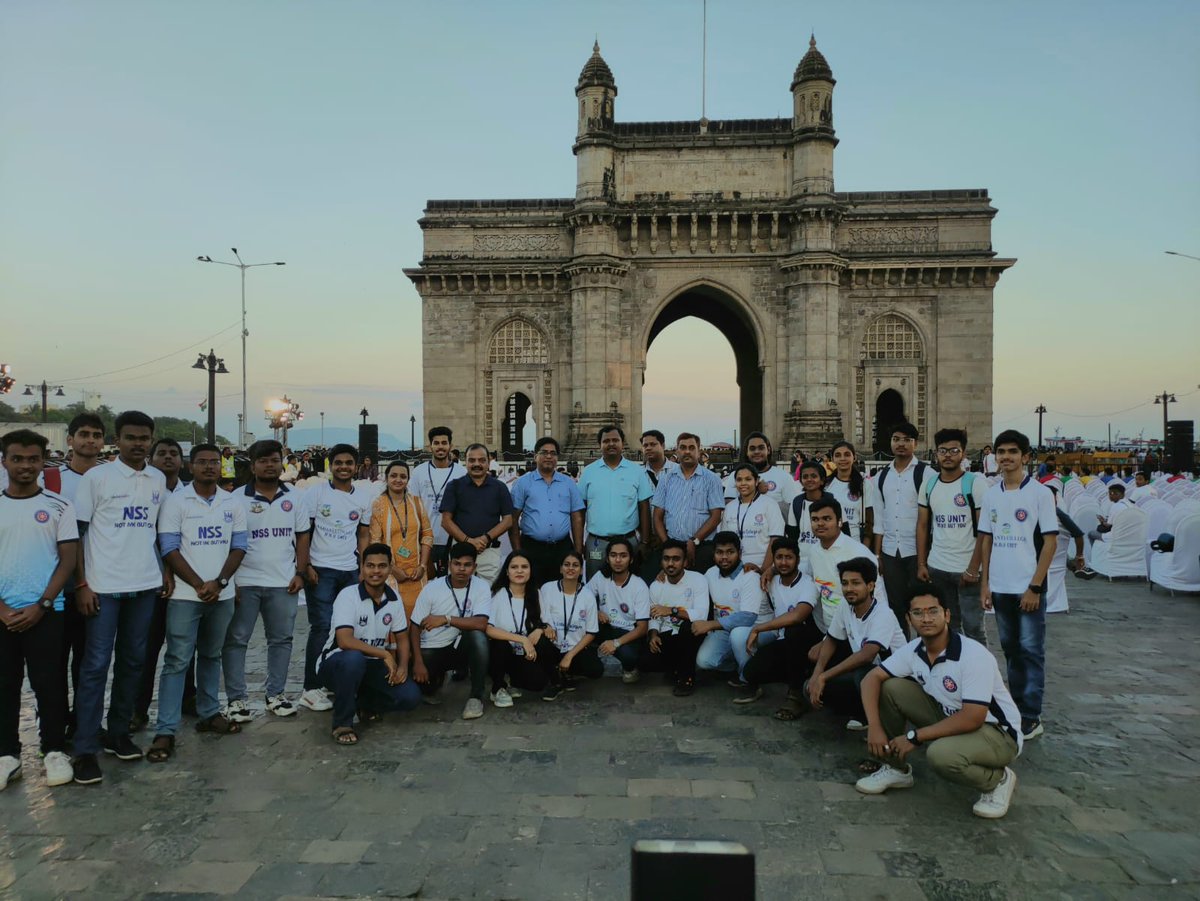 ZoneNss's tweet photo. Thane zone -II
14 colleges and 68 volunteers
350 NSS Volunteers from @UniversityofMumbai participated in Hon'ble Prime Minister's 100th edition #MaanKiBaat at Gateway of India, Mumbai.
@ministryofyouth, @Government @_NSSIndia @ianurag @NisithPramanik @PankajSinghBJP https://t.co/4bBUTguT7P