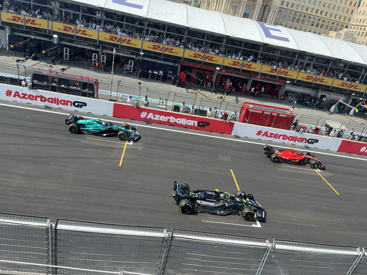 karunchandhok's tweet image. Thank you to everyone who tuned in this weekend on @SkySportsF1 &amp;amp; around the world. Hope you all enjoyed listening in!

Thoroughly enjoyed my first opportunity of the season to join @CroftyF1 as Co-commentator in the box with @bernie_collins1

#F1 #SkyF1 #AzerbaijanGP