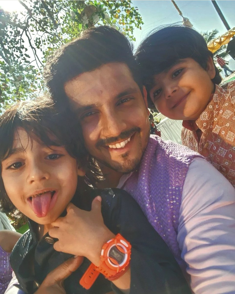 kharkar_manali's tweet photo. #KDice with this two mumkins🤌🥺❤️
@kanwardhillon_ #AliceKaushik you both are so cute & adorable🥺❤️
Keep smiling & stay happy always🙌❤️
I love you all😚❤️
#KanwarDhillon #PandyaStore #ShiVi #mithoo #shesh #RonavVaswani #RaanavSharma #ShivaPandya #RaaviPandya https://t.co/5bsMLXbUwp