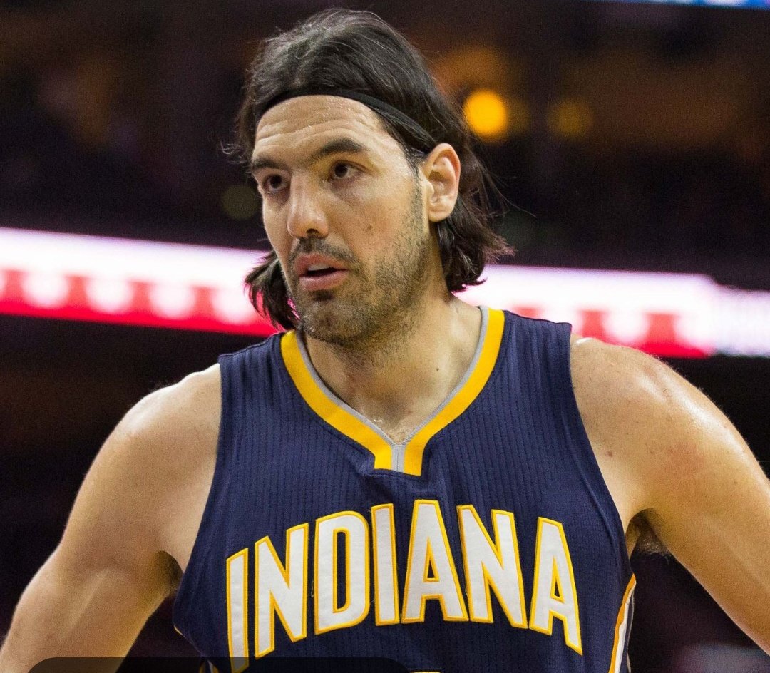 Happy Birthday to Luis Scola 