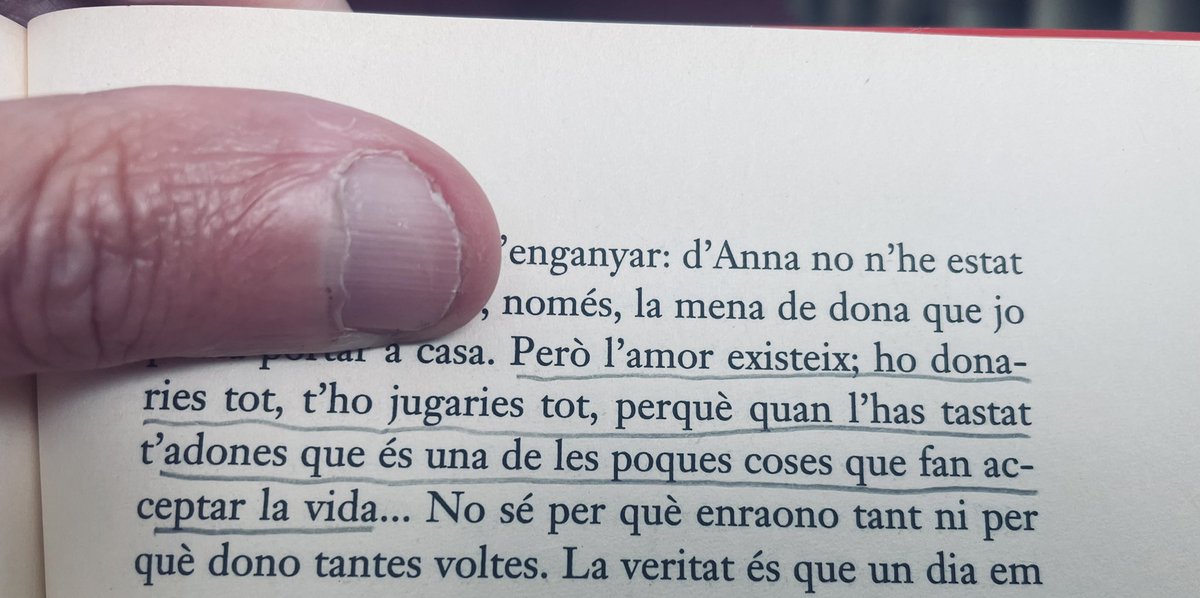joanferrr's tweet photo. Però l’amor existeix… 
@RodoredaMerce #Aloma https://t.co/Bq4EszNgNR